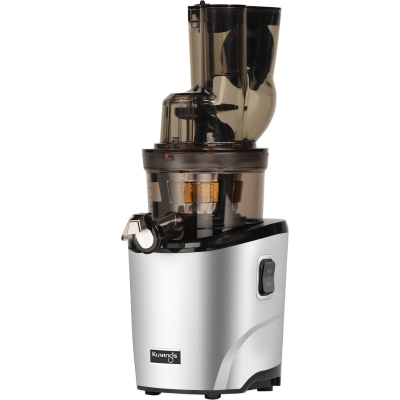 Vista em ângulo Kuvings REVO830 Extrator de Sumo Auto-Corte Prata